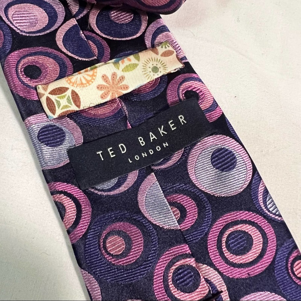 Ted Baker London Purple Circle Pattern 100% Imported Silk Tie - Picture 4 of 5